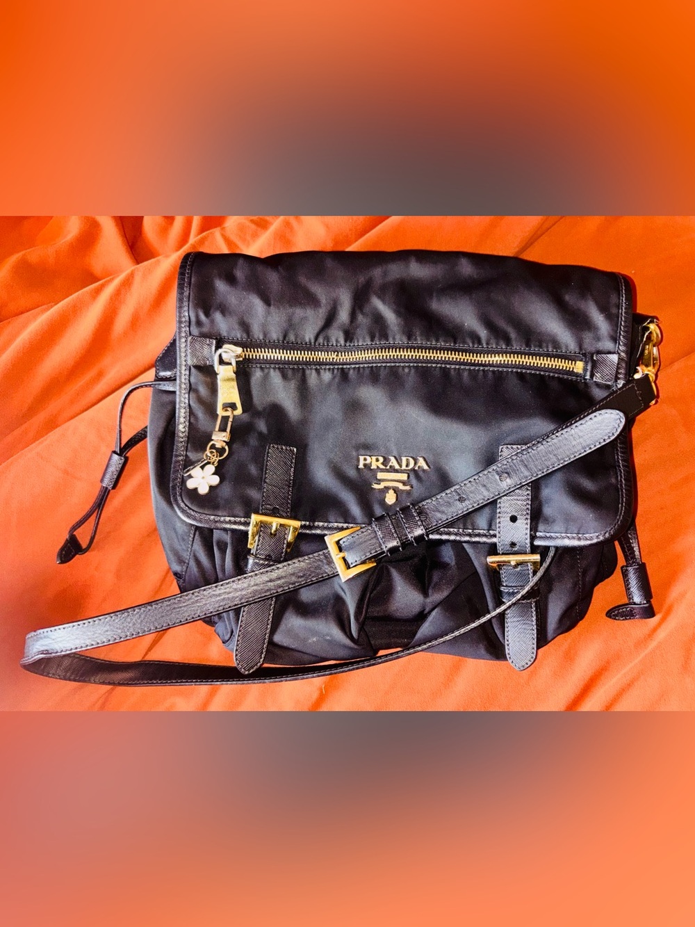Authentic Vintage Prada Tessuto
Nylon Messenger Bag Y2K
Crossbody Black